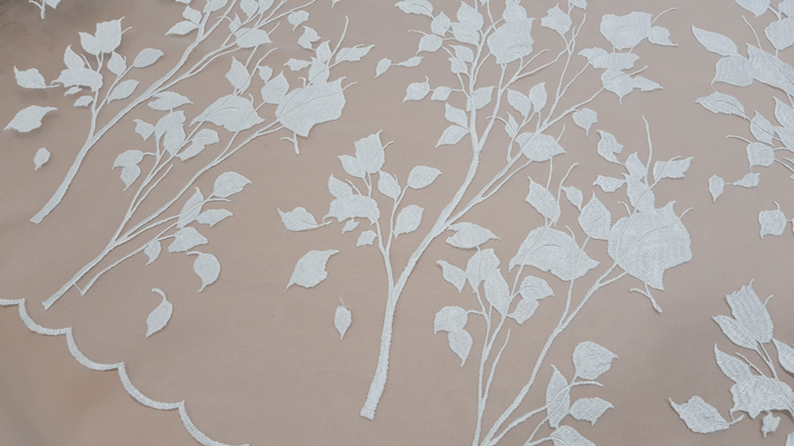 Encaje Floral Vertical Blanco