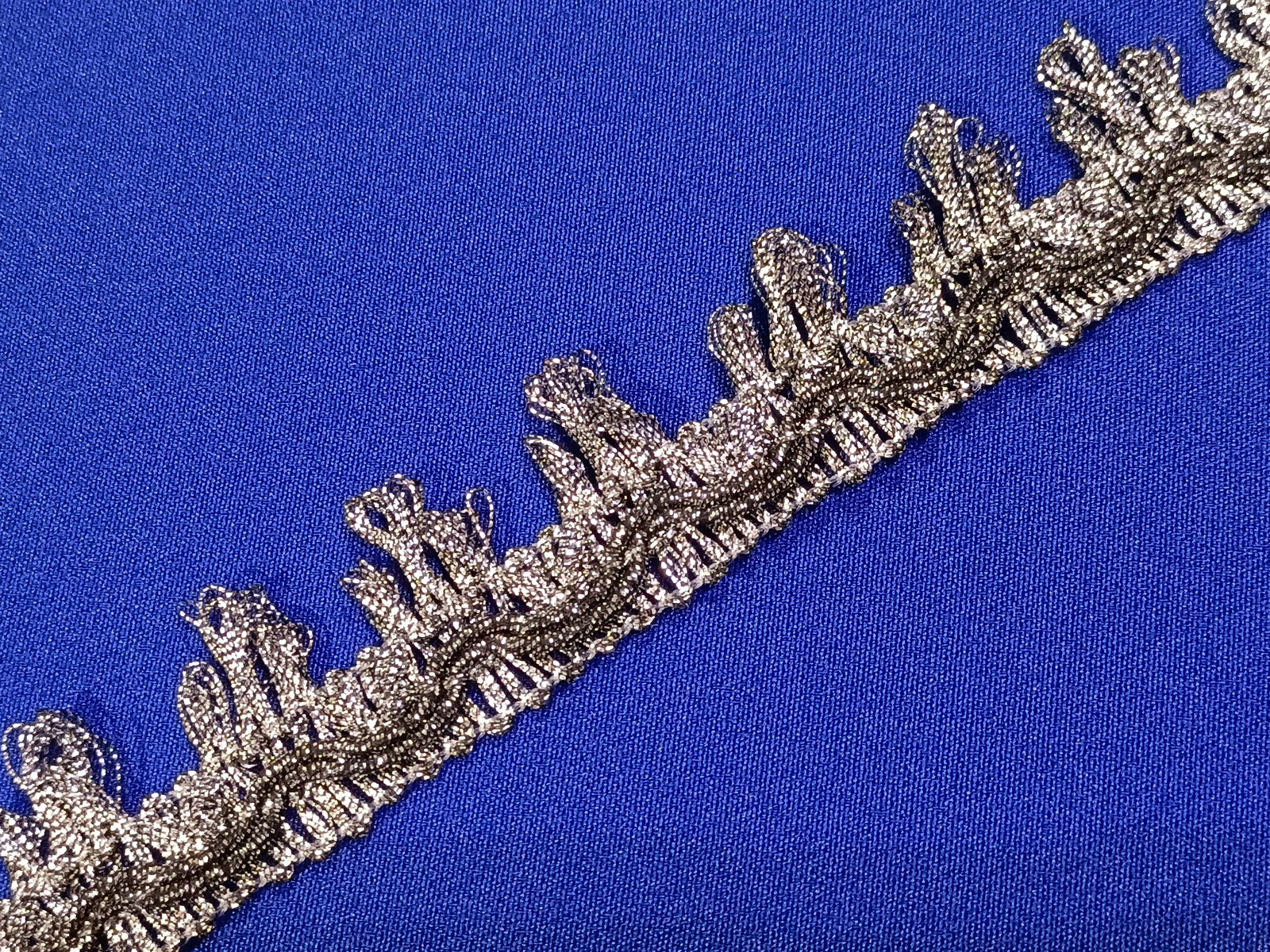 Pasamanería Picos Bordado Metalico Plata Envejecido 2 cms