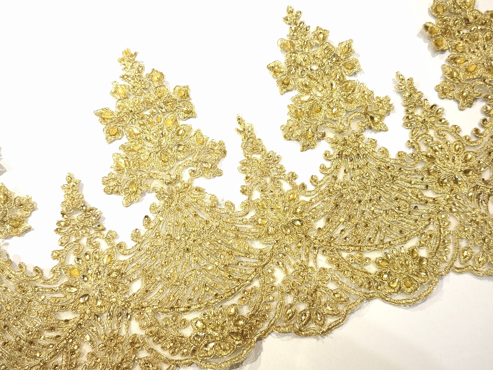 Cenefa Imperial Oro Picos