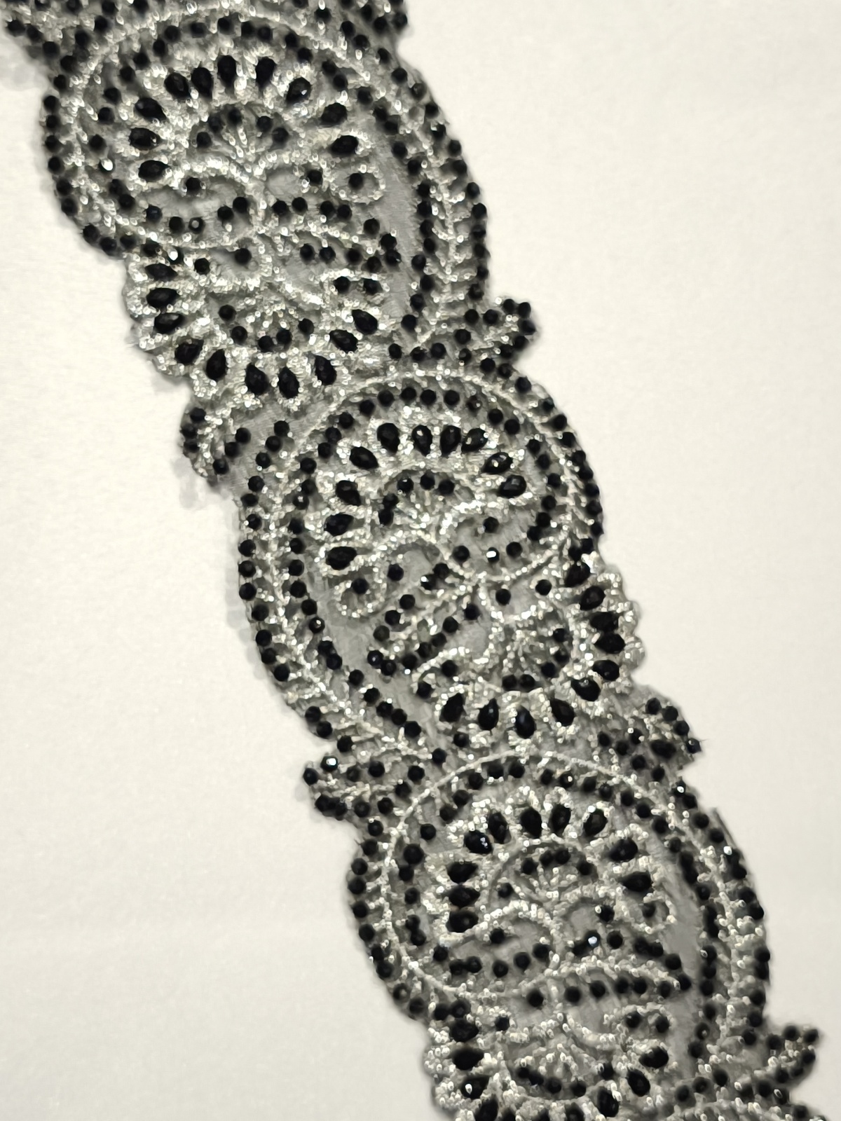 Cenefa Cachemire Cristal Plata Negro