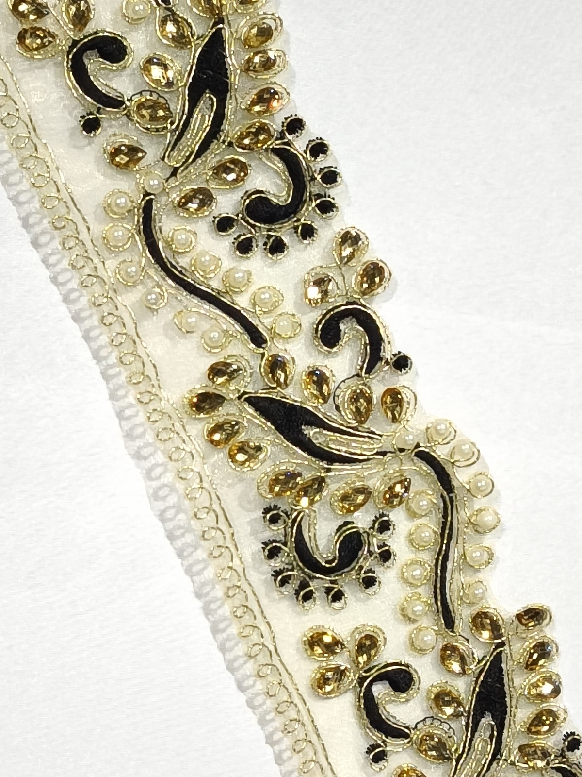 Cenefa Flor Pétalos Negros 