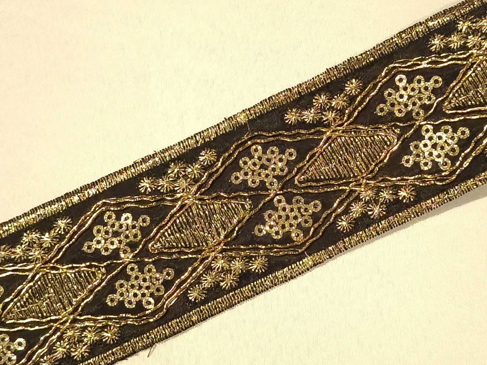 Cenefa Andalucía Negro Oro