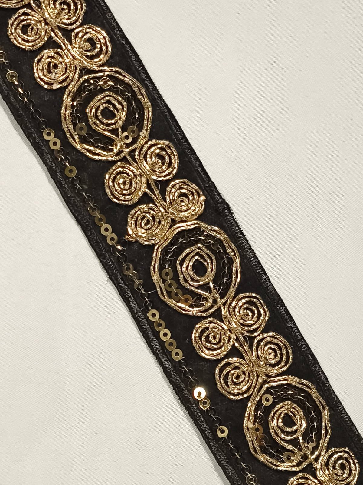 Cenefa Escorpión Negro Oro Line