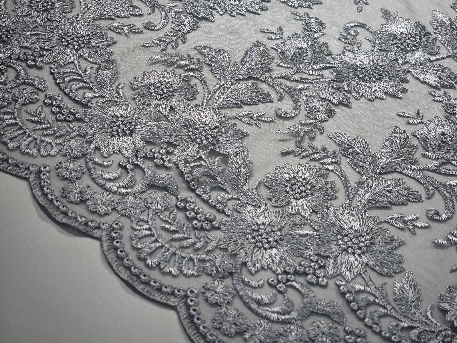 Encaje Bordado Flor Plata Brillo