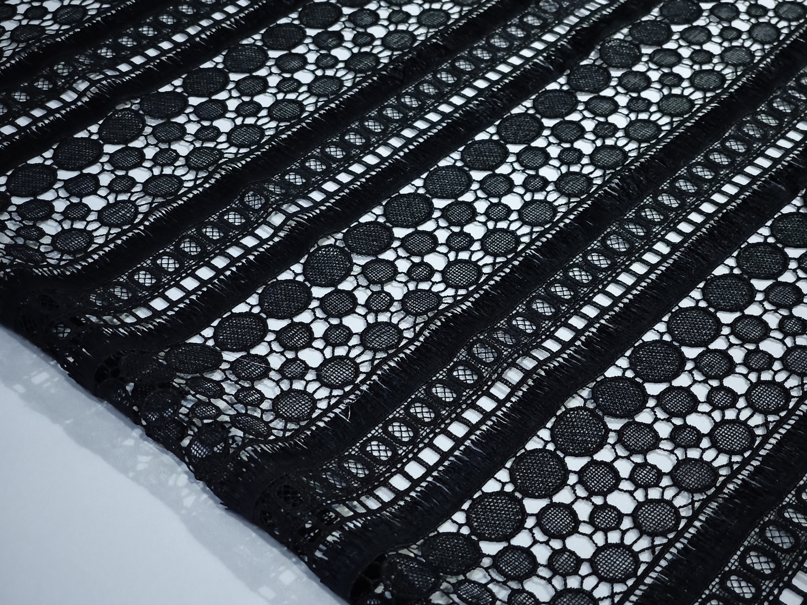 Guipur Vertical Fleco Negro